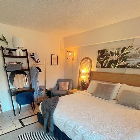 Seashore Waikiki Studio 1 Block From A Beach No Resort Fees هونولولو المظهر الخارجي الصورة