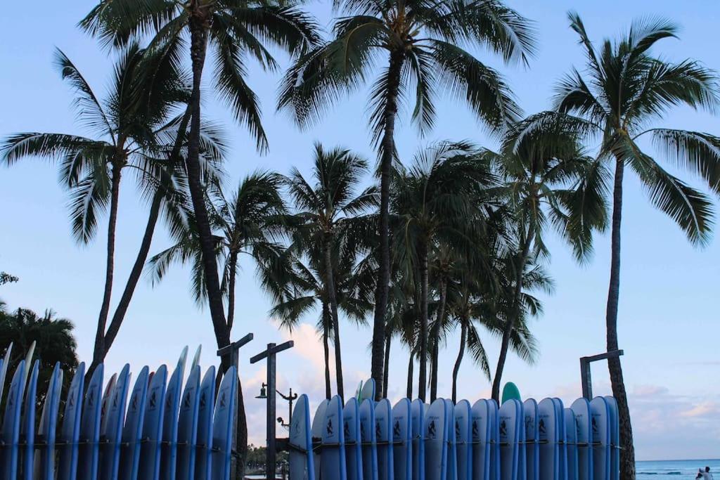 Seashore Waikiki Studio 1 Block From A Beach No Resort Fees هونولولو المظهر الخارجي الصورة