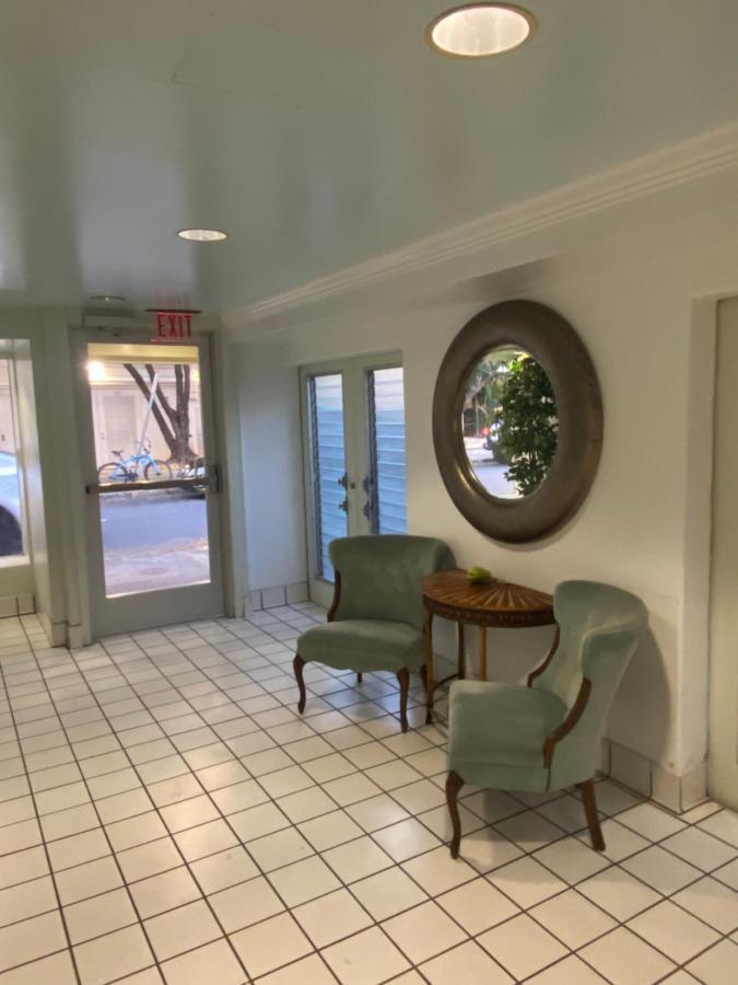 Seashore Waikiki Studio 1 Block From A Beach No Resort Fees هونولولو المظهر الخارجي الصورة