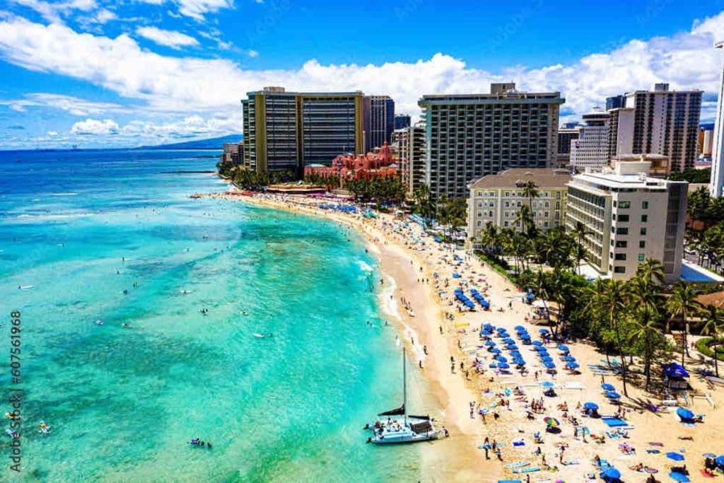 Seashore Waikiki Studio 1 Block From A Beach No Resort Fees هونولولو المظهر الخارجي الصورة