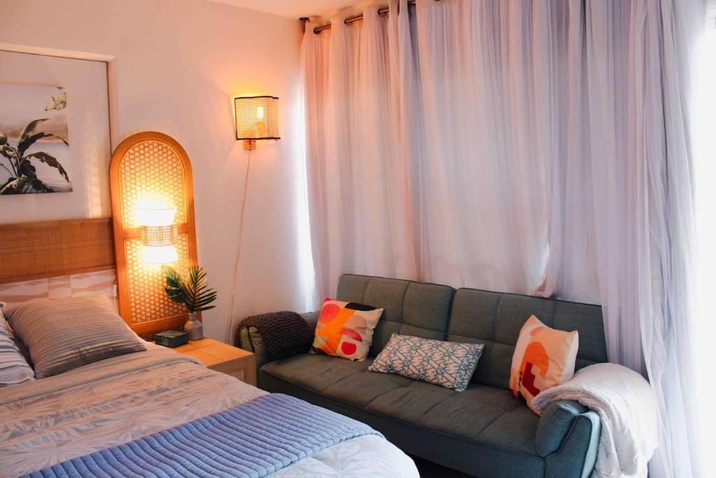 Seashore Waikiki Studio 1 Block From A Beach No Resort Fees هونولولو المظهر الخارجي الصورة